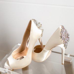 Badgley Mischka Kiara Ivory Wedding Heels New 8.5